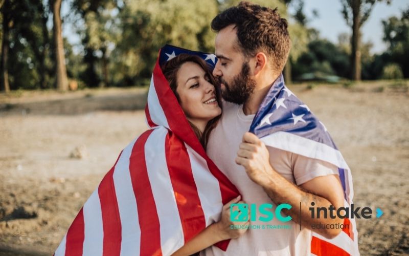 Kết hôn với người Mỹ là một lựa chọn định cư của nhiều người Việt