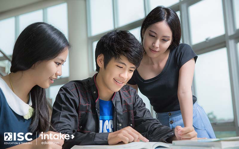 Học phí trung bình cho hai năm của chương trình thạc sĩ là khoảng $40.000