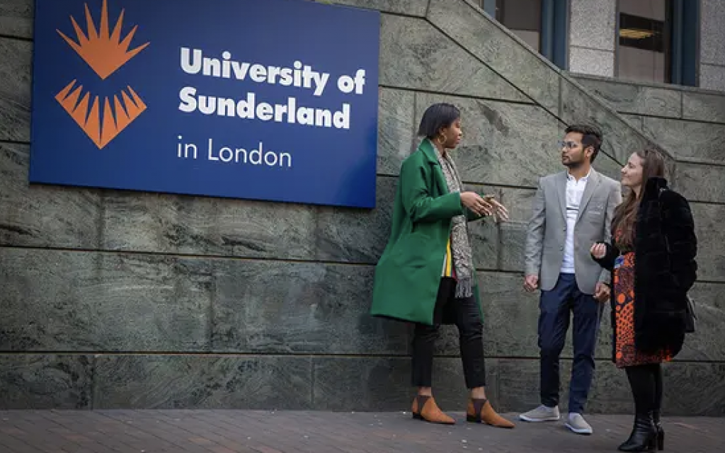 Sinh viên trường đại học University of Sunderland