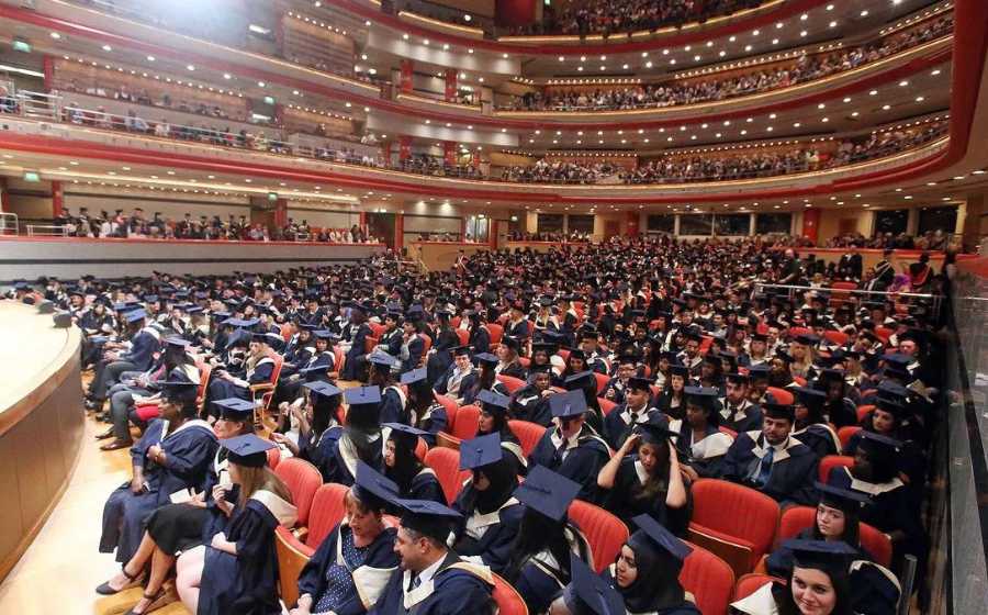 Cựu sinh viên tại Birmingham City University có rất nhiều cơ hội phát triển sau tốt nghiệp