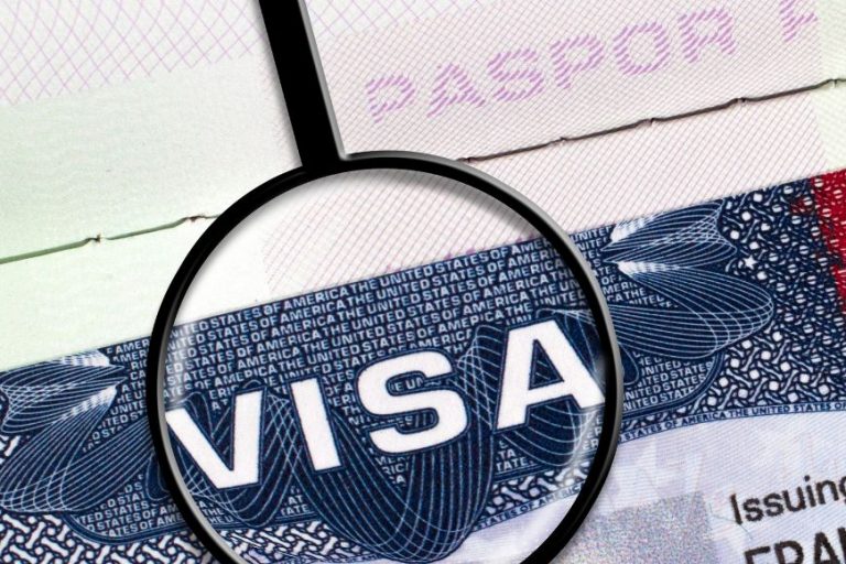 Xin visa thị thực làm việc tại UK có khó không? Cập nhật mới nhất 2025