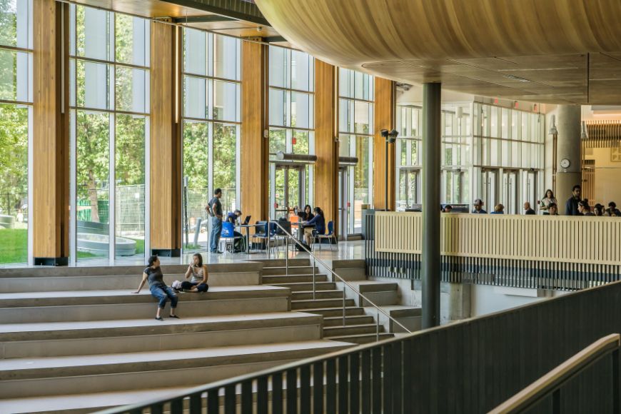 Trường đại học tốt nhất để du hcọ Anh năm 2025
