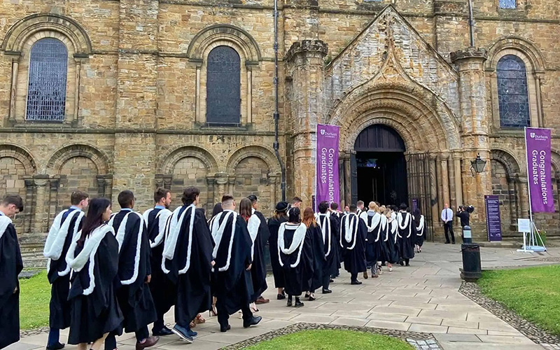 Sinh viên tại đại học Durham University UK