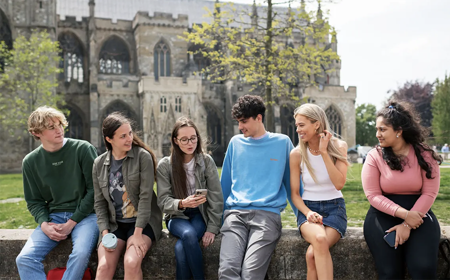 Cộng đồng cựu sinh viên tại đại học Exeter