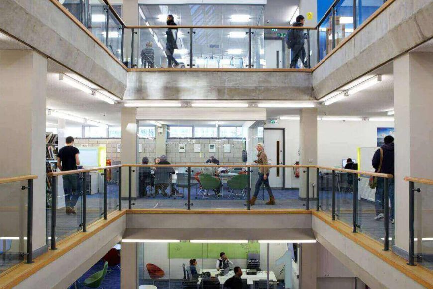 Cuộc sống sinh viên tại khuôn viên đại học Sheffield