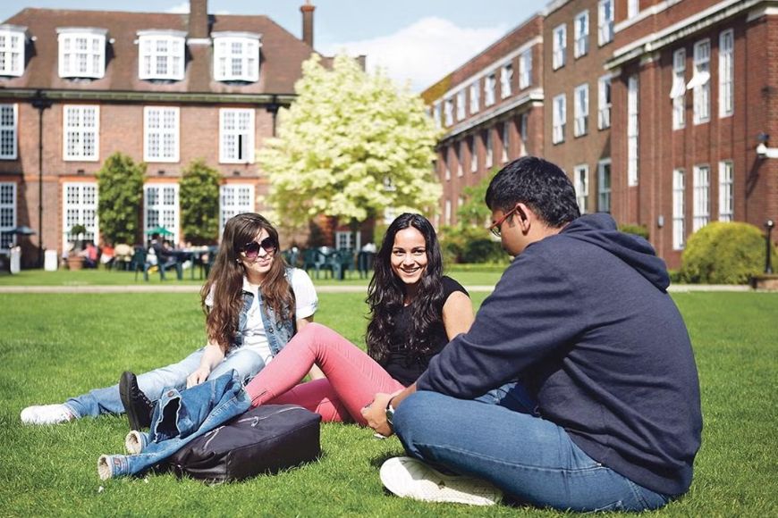 Chỗ ở trong đại học Regent's University London