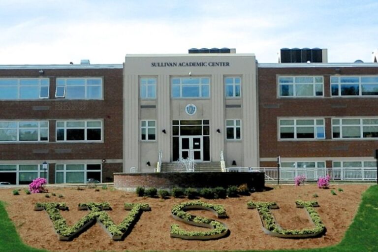 Đại học Worcester State University | Chương trình đào tạo, học bổng và học phí mới nhất 2025