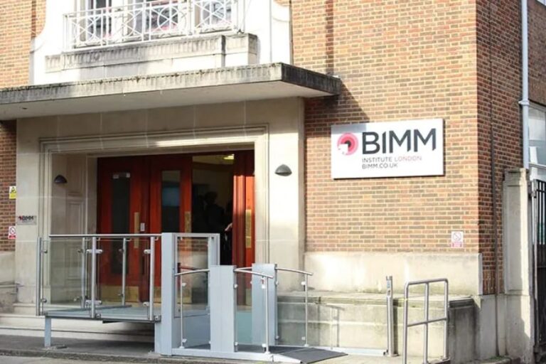 Đại học BIMM University | Chương trình học kèm học phí mới nhất 2025