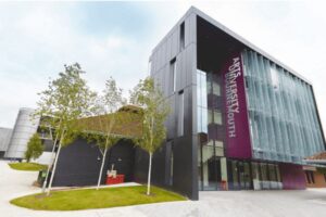 dai-hoc-arts-university-bournemouth