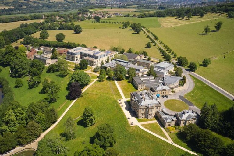 Đại học Bath Spa University | Chương trình đào tạo, học bổng và học phí mới nhất 2025