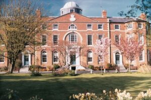 Đại học University of Chichester | Chương trình đào tạo kèm học phí mới nhất 2025