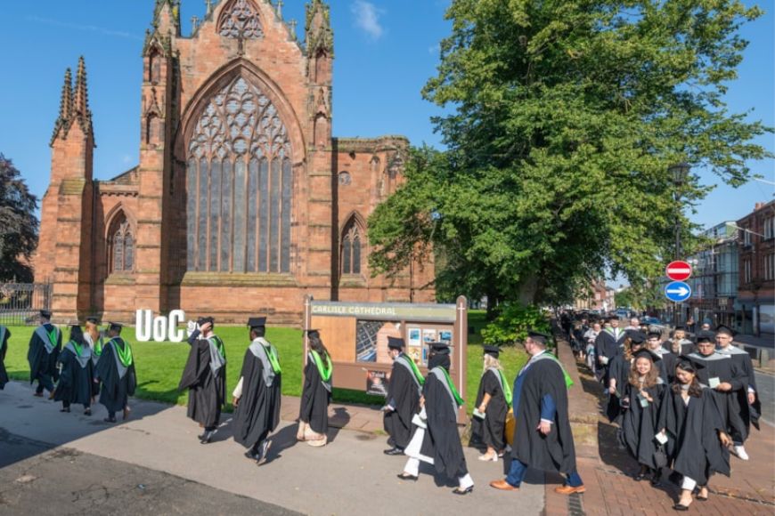 Học tập tại đại học University of Cumbria