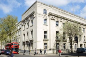 truong-london-school-of-hygiene-and-tropical-medicine
