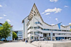 Đại học University of East London | Tổng quan, học bổng và học phí mới nhất 2025