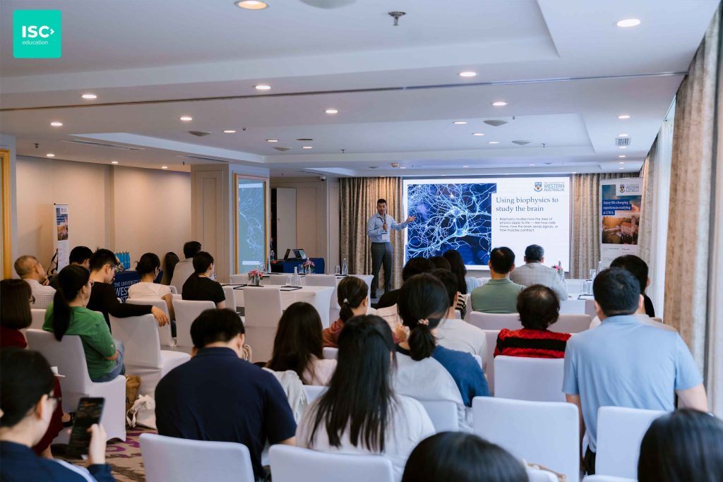 Gặp gỡ với đại diện trường ngay tại hội thảo du học Úc StudyWorld (Tổ chức bởi ISC Education).