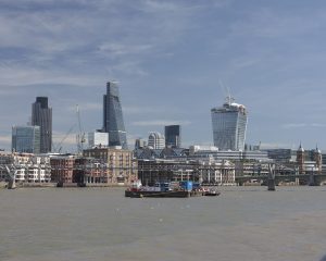 Khu tài chính City of London – trung tâm của thị trường bất động sản thương mại châu Âu