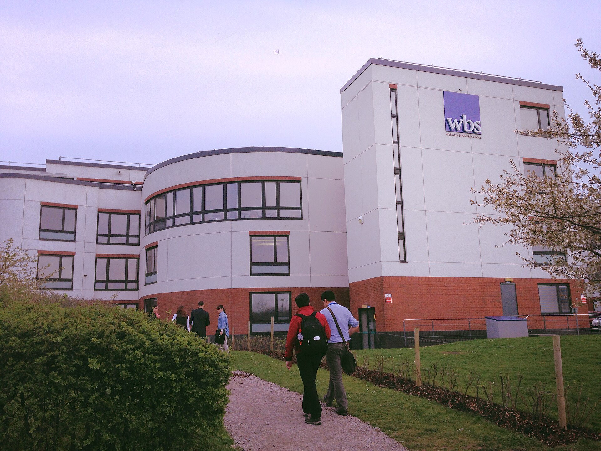 Warwick Business School – một trong những trường kinh doanh hàng đầu nước Anh về Kinh doanh quốc tế