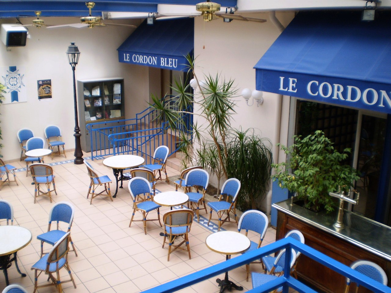 Lớp học làm bánh tại Le Cordon Bleu Paris